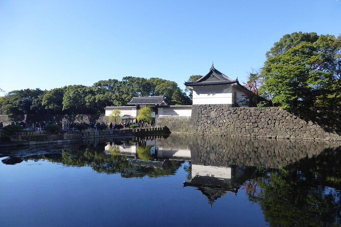 Imperial Palace East Garden and Edo Castle Walking Tour in Tokyo - Key points at a glance