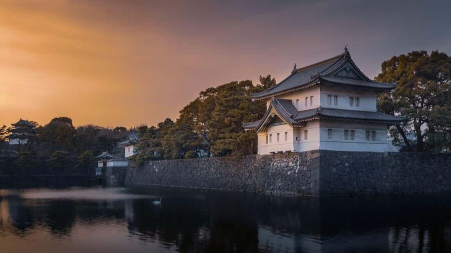 Imperial Palace Tour: Discover Samurai History with a Guide - Meeting at Starbucks in Wadakura Fountain Park