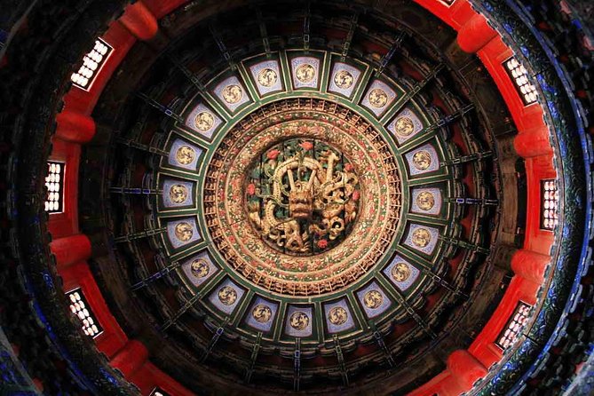 In-depth Forbidden City tour with Royal Icehouse Lunch - Four seasons in the Imperial Garden