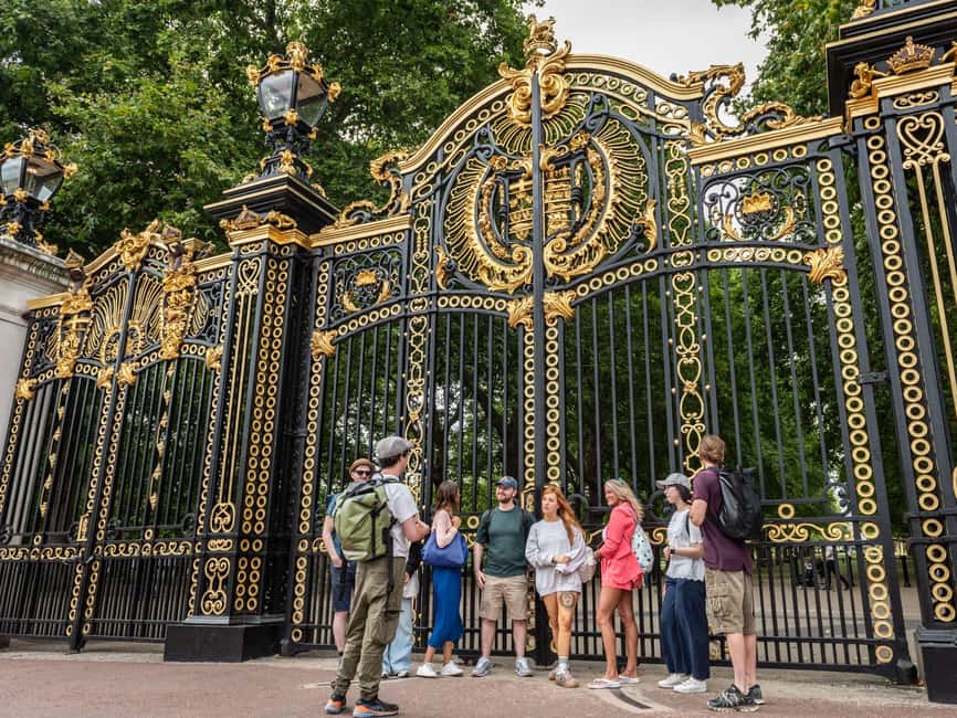 Inside Buckingham Palace & See The Westminster Sights Tour - Entering the 19 state rooms