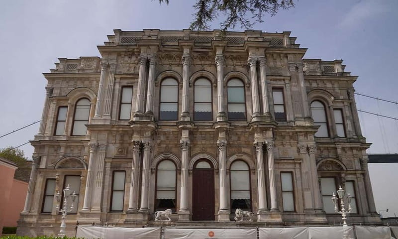 Istanbul: Beylerbeyi Palace Skip-the-Line Ticket & Audio … - Reading the palace through the audio guide