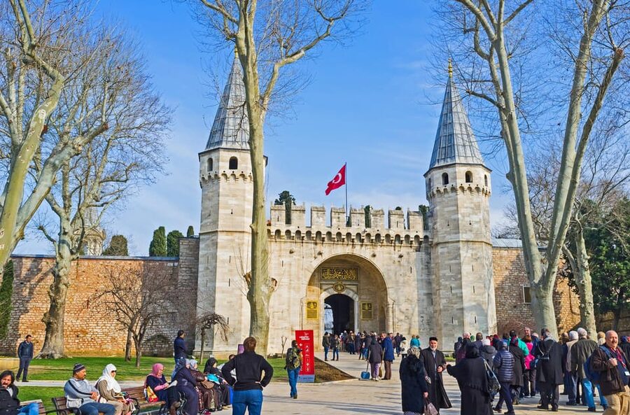 Istanbul: Blue Mosque, Hagia Sofia & Topkapi Palace Day Tour - Blue Mosque: tiles, prayer, and practical etiquette