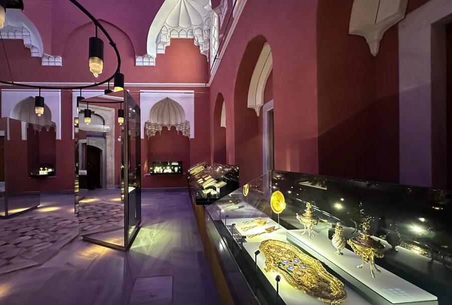 Istanbul: Blue Mosque, Hagia Sofia & Topkapi Palace Day Tour - Lunch in Sultanahmet and the value of a planned break