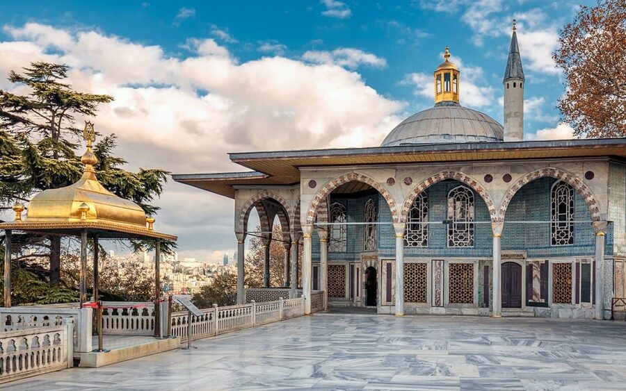 Istanbul: Blue Mosque, Hagia Sofia & Topkapi Palace Day Tour - Sultans’ Tombs and the family side of Ottoman power