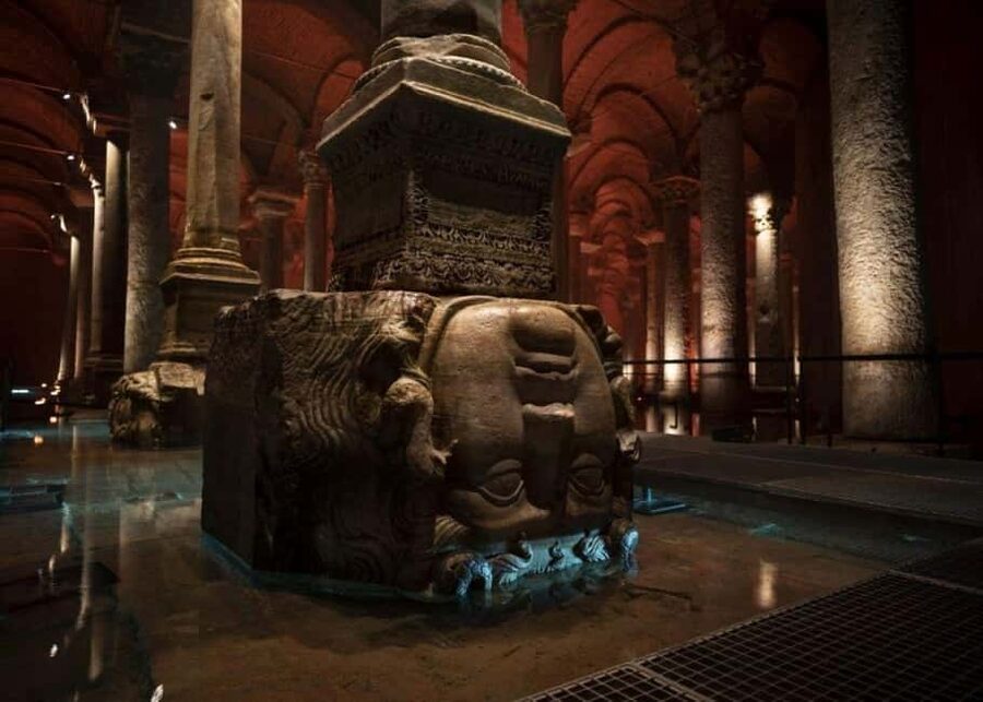 Istanbul Combo: Topkapi Palace & Basilica Cistern - Topkapi Palace and the Ottoman court