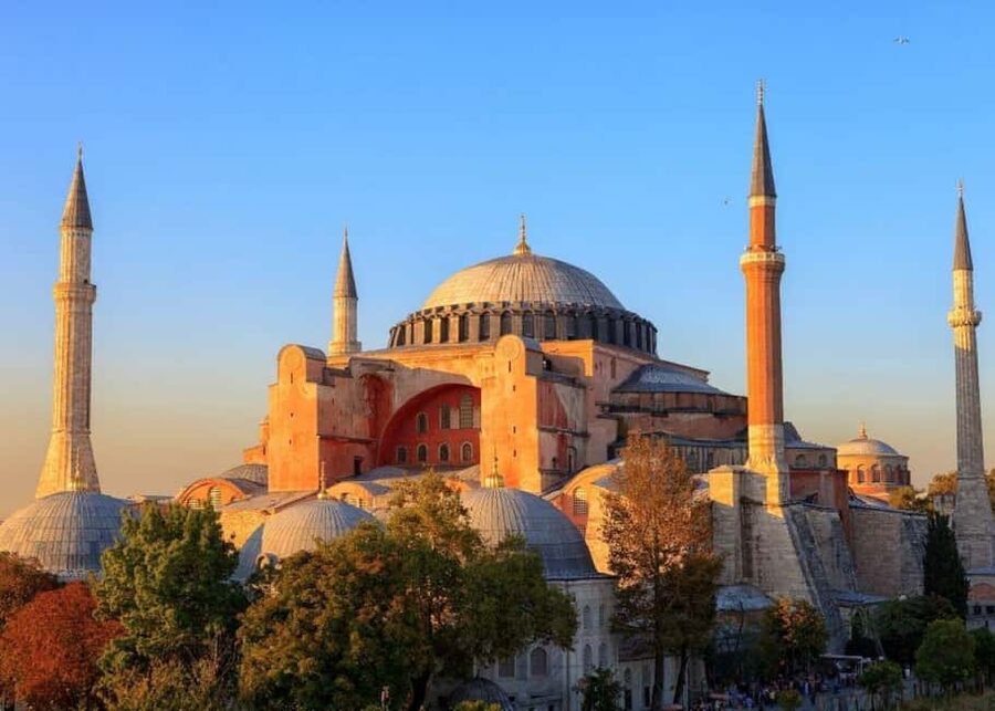 Istanbul Combo: Topkapi Palace, Hagia Sophia & Blue Mosque - Entering Topkapi Palace through the imperial gate