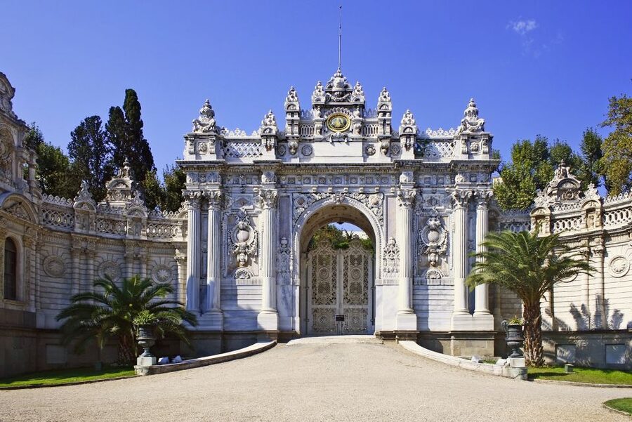 Istanbul: Dolmabahce Palace and Grand Bazaar Tour - Ataturk, State Visits, and the Palace Story
