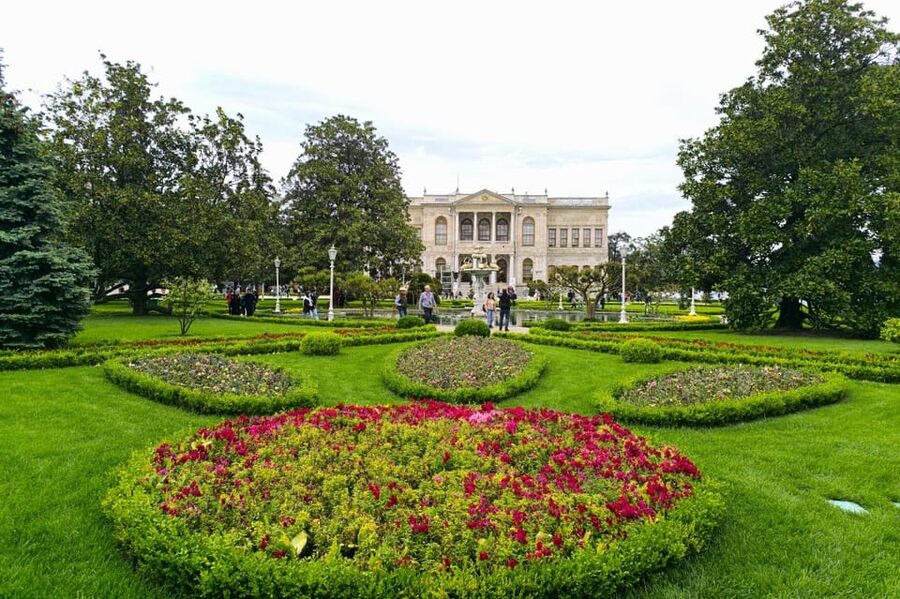 Istanbul: Dolmabahce Palace and Harem Skip-the-Line Ticket - The Painting Museum and smaller attractions