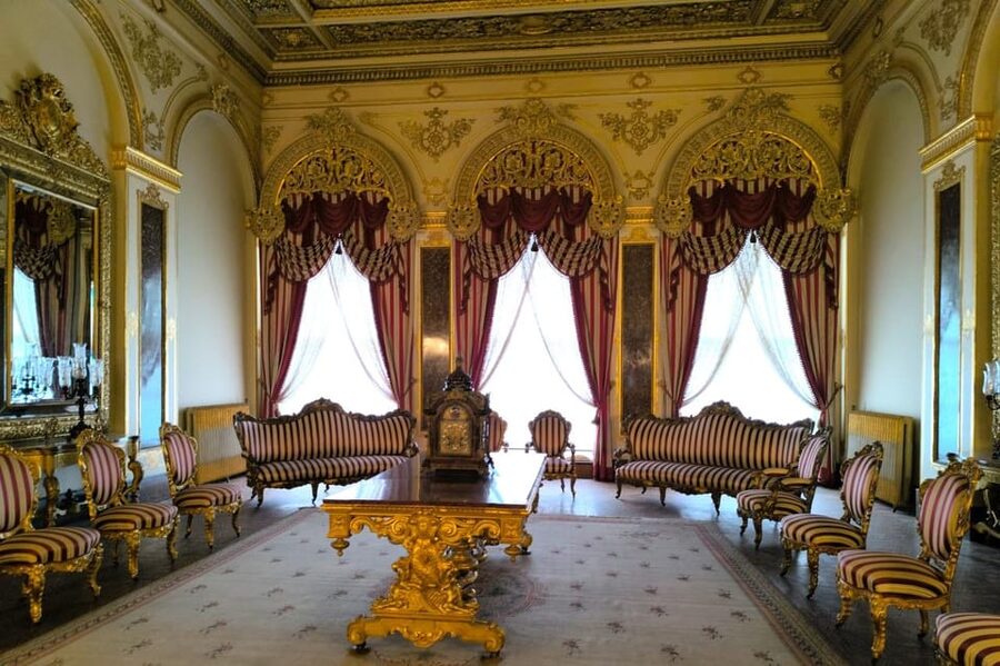Istanbul: Dolmabahce Palace and Harem Skip-the-Line Ticket - Who should book this experience?