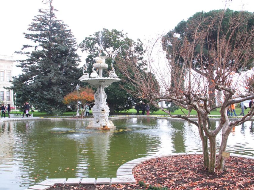 Istanbul: Dolmabahçe Palace and Uskudar Guided Tour - The Bosphorus segment and bridge views