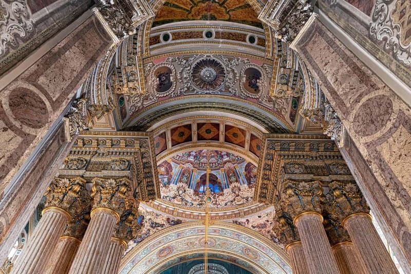 Istanbul: Dolmabahce Palace Guided Tour - The Harem, with royal family traditions