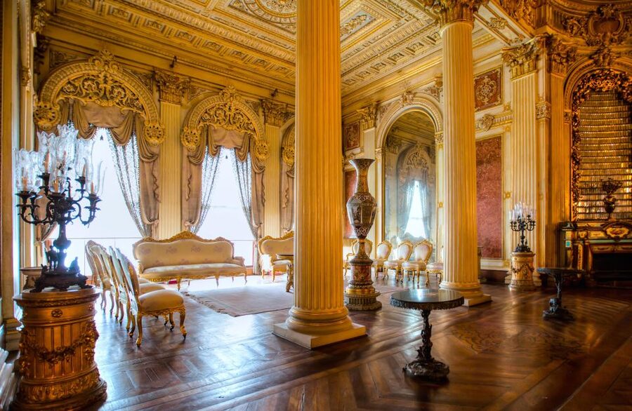 Istanbul: Dolmabahce Palace & Harem Skip-the-Line Entry - Using the 25-language audio guide
