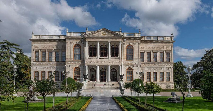 Istanbul: Dolmabahce Palace Tour and Bosphorus Yacht Cruise - Entering Dolmabahce Palace beside the Bosphorus