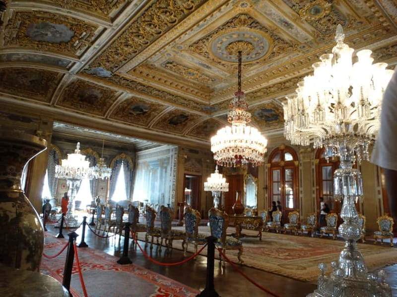 Istanbul: Full-Day Tour with Dolmabahce & Bosphorus Cruise - Why this tour works for a first look at Istanbul
