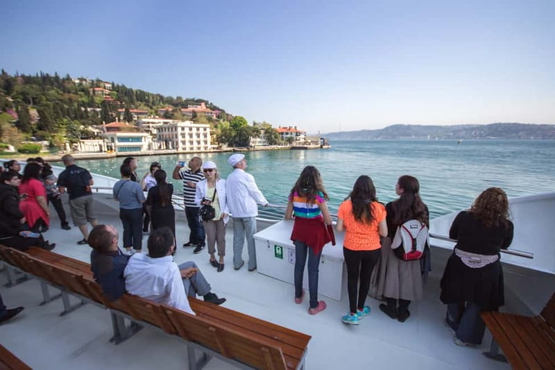 Istanbul: Full-Day Tour with Dolmabahce & Bosphorus Cruise - Lunch, pace, and the role of the guide