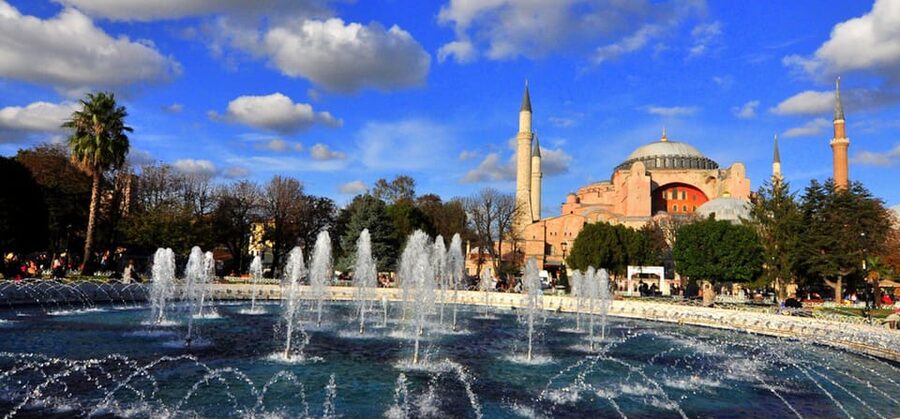 Istanbul: Topkapi, Hagia Sophia and Basilica Cistern Tour - Why this tour works well for a first day in Istanbul