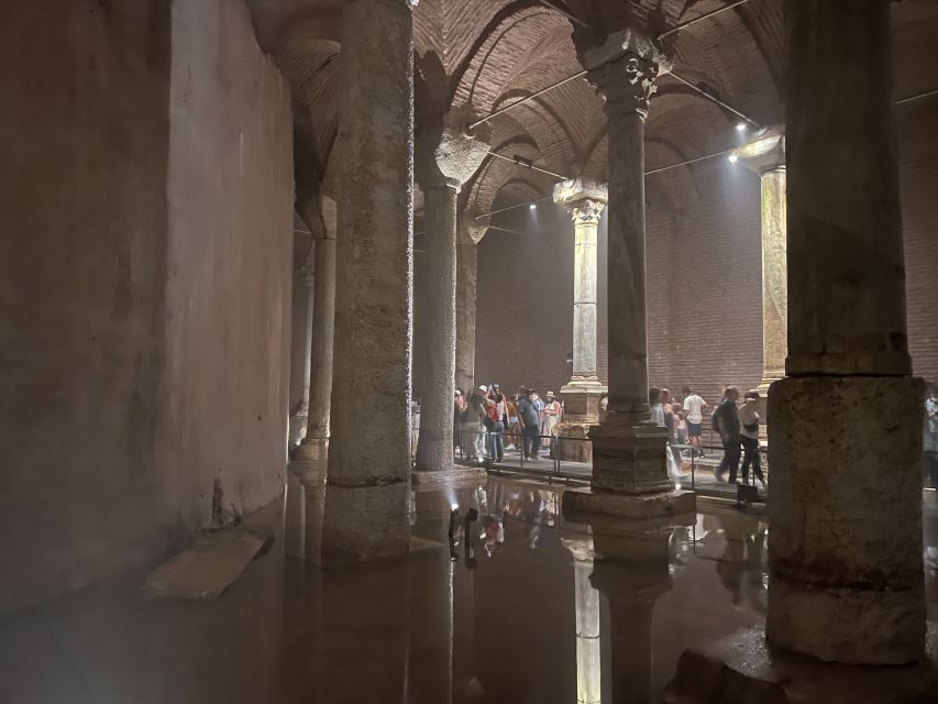 Istanbul: Topkapi, Hagia Sophia and Basilica Cistern Tour - Hagia Sophia: a building with several identities