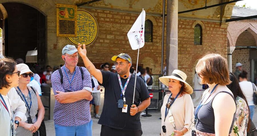 Istanbul: Topkapi, Harem Small Group Guided Tour & Historian - How much value do you get for $18?