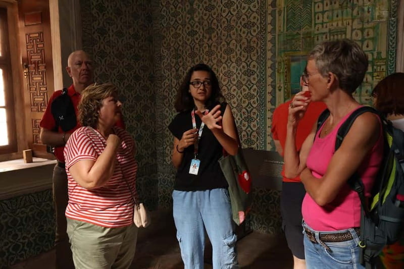 Istanbul: Topkapi Palace and Harem Museum Tour with Ticket - How the three-hour format works