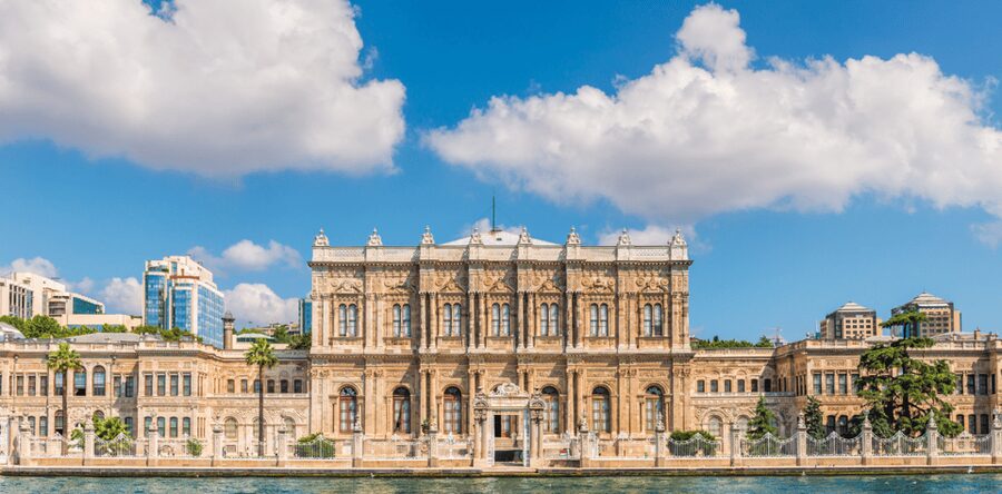 Istanbul: Topkapi Palace & Dolmabahce Palace Combo Ticket - Meeting the host at Topkapi Palace