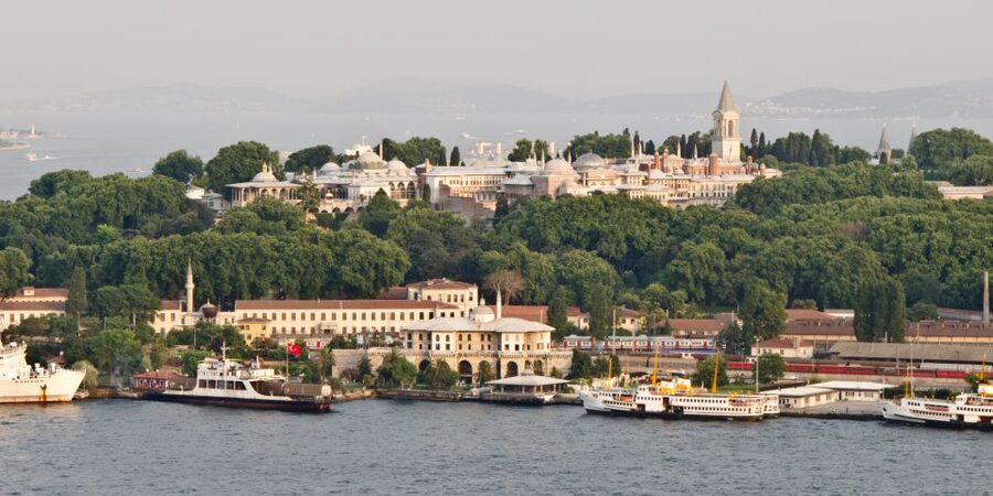 Istanbul: Topkapi Palace Guided Tour - Treasury rooms, the Topkapi Dagger, and the famous diamond