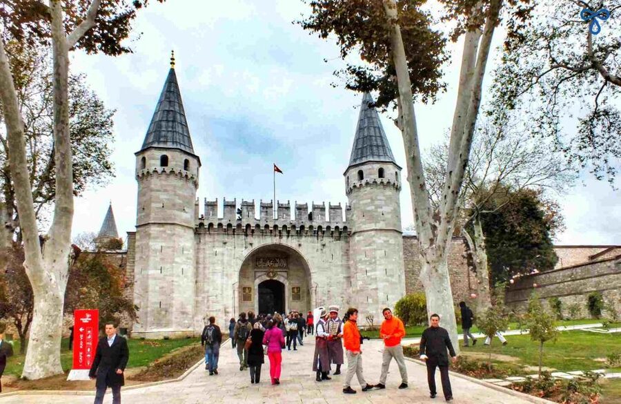 Istanbul: Topkapi Palace Guided Tour - How much guiding will you really receive?