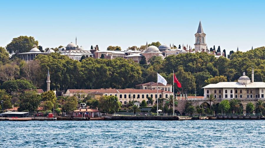 Istanbul: Topkapi Palace Guided Tour w/ Skip-the-Ticket-Line - Meeting by the Blue Mosque