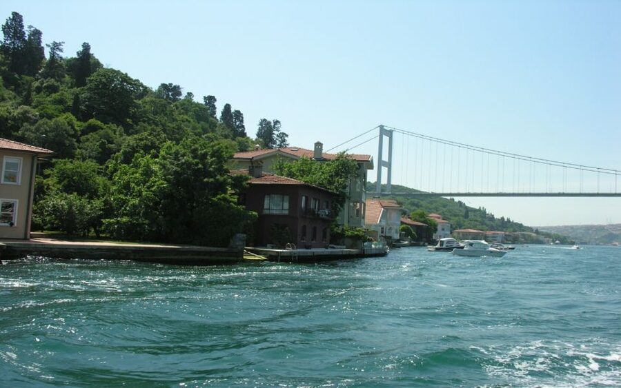 Istanbul: Two Continents with Beylerbeyi Palace Tour - Crossing the 1,704-meter Bosphorus Bridge