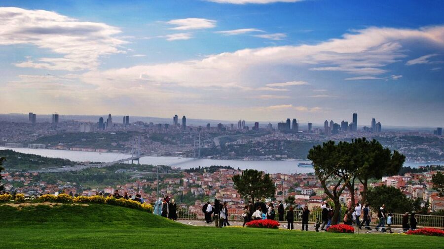 Istanbul: Two Continents with Beylerbeyi Palace Tour - Beylerbeyi Palace on the Asian shore
