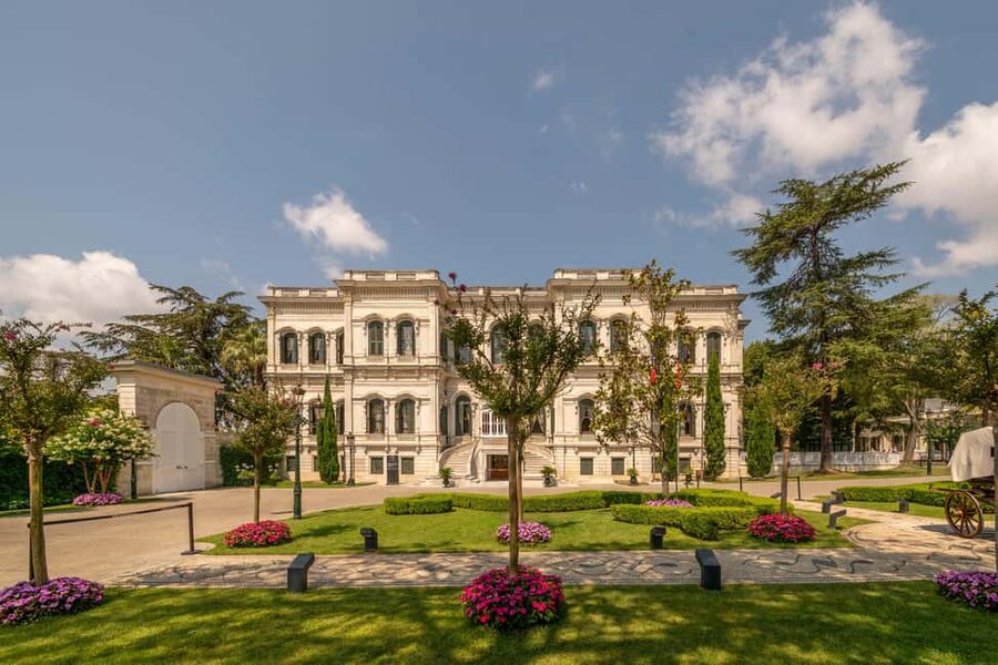 Istanbul: Yildiz Palace & Museum Skip the Ticket Line Entry - Finding Valide Gate in Beşiktaş