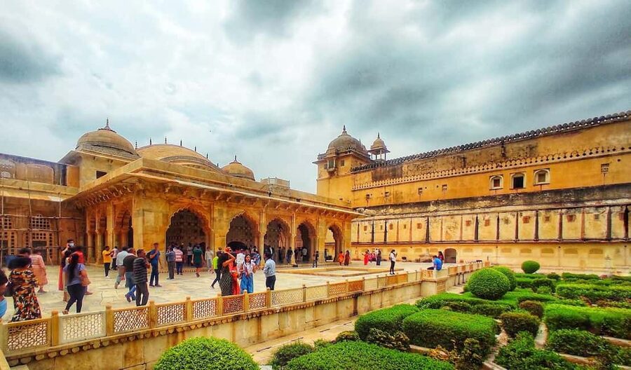 Jaipur: Amber Fort Guided Tour and Entry Ticket - Courtyards, channels, and the fort’s practical design