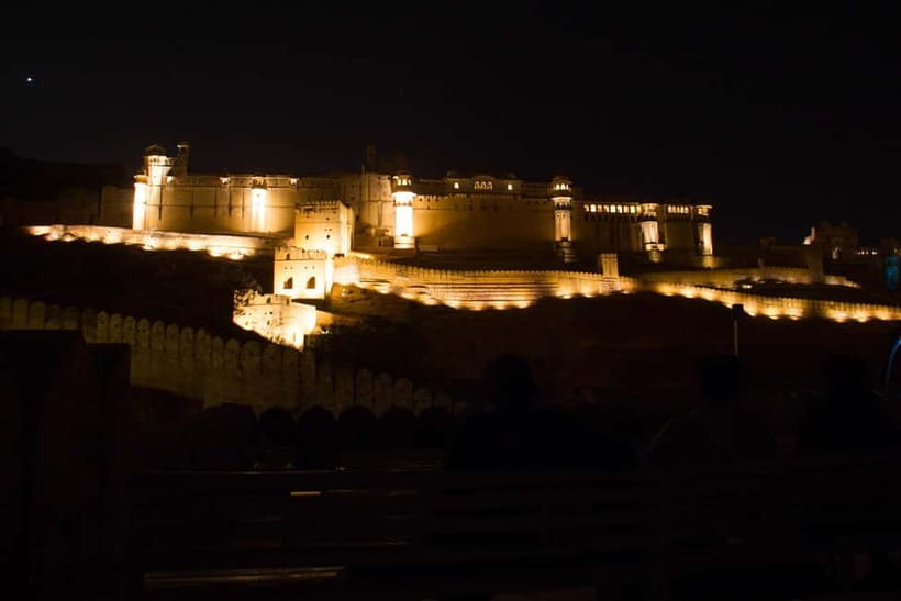 Jaipur: Amber Fort Light & Sound Show with Dinner - The evening schedule and why it matters