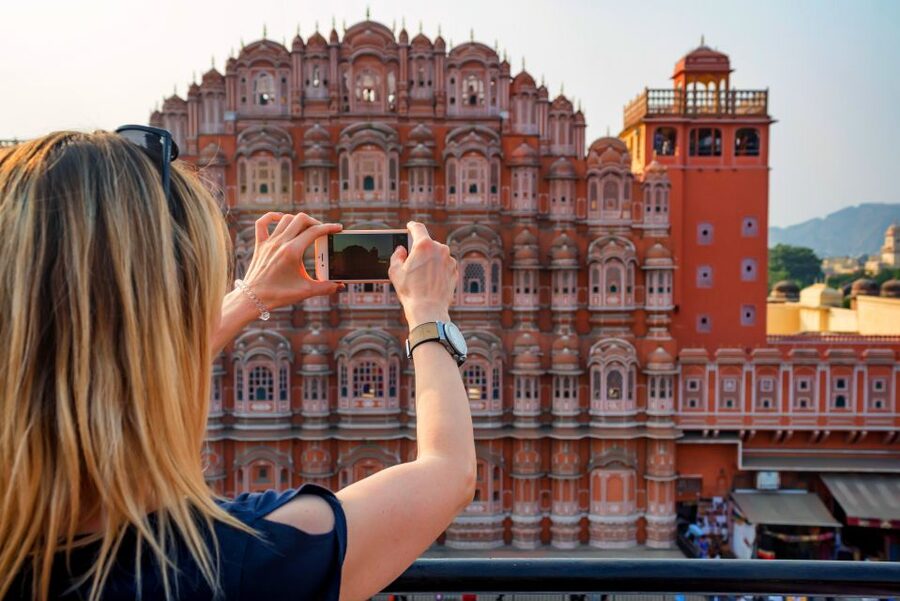 Jaipur City Tour: City Palace, Jantar, Hawa & Jal Mahal - Lunch at a local multi-cuisine restaurant