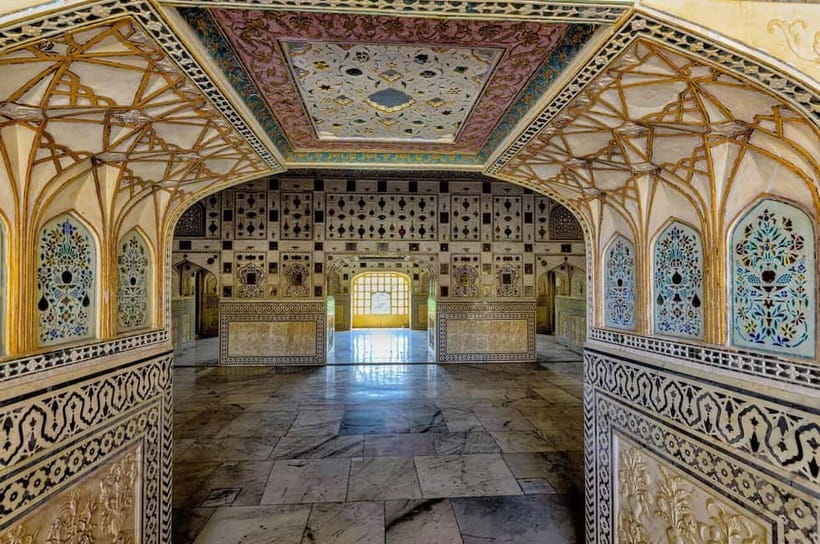 Jaipur: Explore City Sights, Amber Fort & Monkey Temple - Lunch, local choices, and the real tour budget