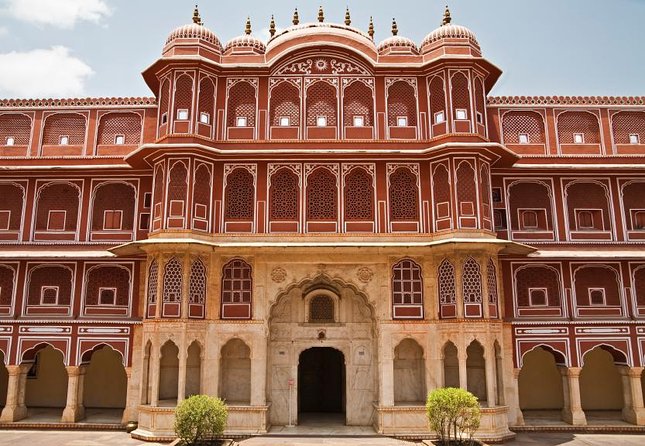 Jaipur Guided City Tour: City Palace, Jantar, Hawa & Jal Mahal - Key points at a glance