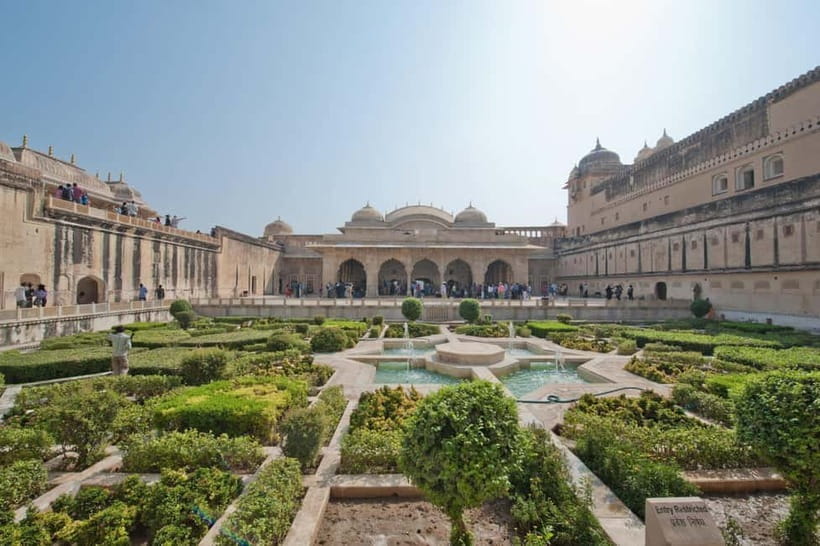 Jaipur: Jaipur & Amber Fort Full or Half-Day Guided Tour - Hawa Mahal and Jal Mahal are short but useful stops