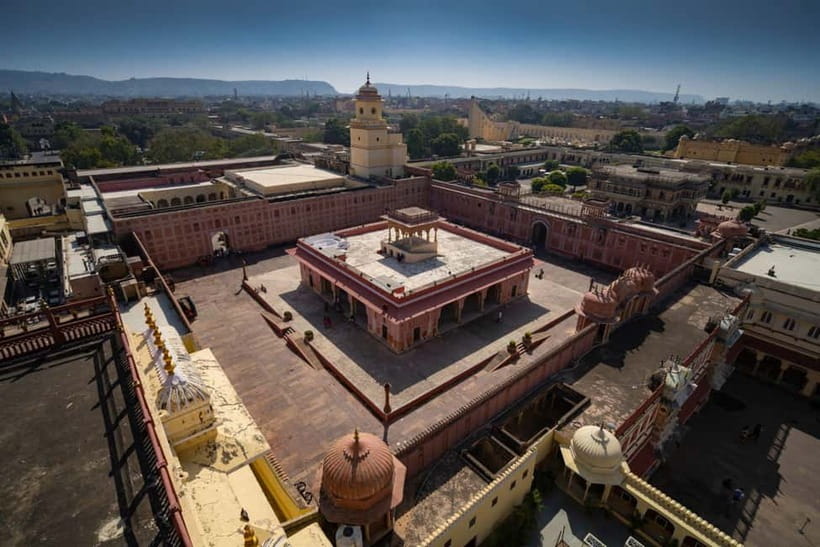 Jaipur: Jaipur & Amber Fort Full or Half-Day Guided Tour - A private car matters in Jaipur traffic