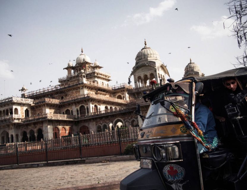 Jaipur Sightseeing by Tuk-Tuk: Temples, Palaces & Markets - Jantar Mantar: science in monumental form