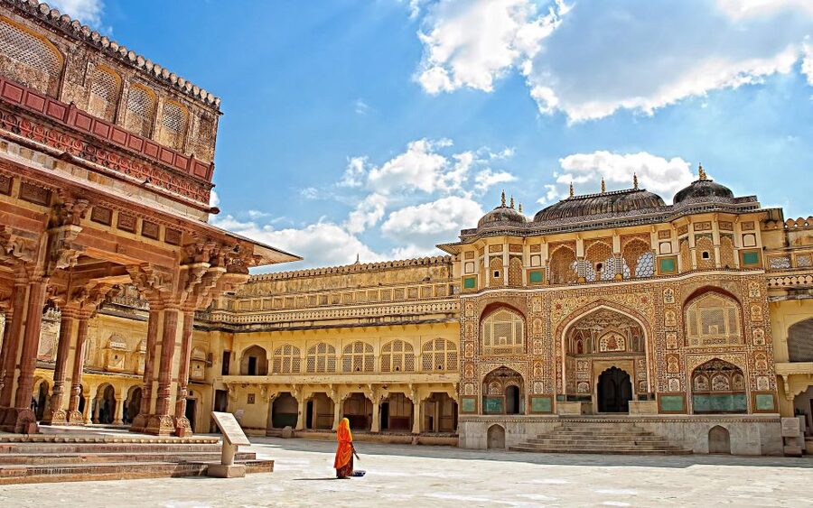 Jaipur Sightseeing by Tuk-Tuk: Temples, Palaces & Markets - Amber Fort: the day’s main monument