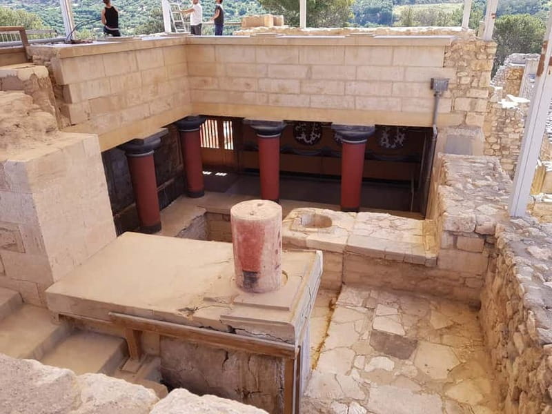 Knossos Palace and Pottery experience. Excursion Safari - Hotel pickup and the orange Land Rover