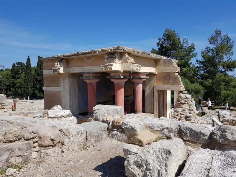 Knossos Palace and Pottery experience. Excursion Safari - What the Knossos visit feels like
