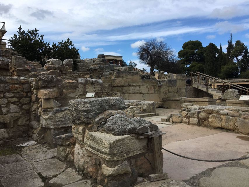 Knossos Palace & Archaeological Museum Private Tour - Why Knossos works best with a guide
