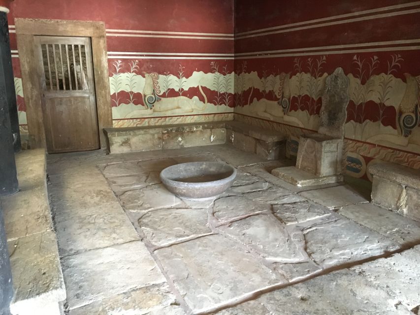 Knossos Palace & Archaeological Museum Private Tour - What the private transfer adds