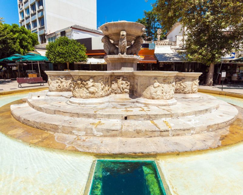 Knossos Palace: E-ticket with Audio and Heraklion City Tour - What you are really buying for $43