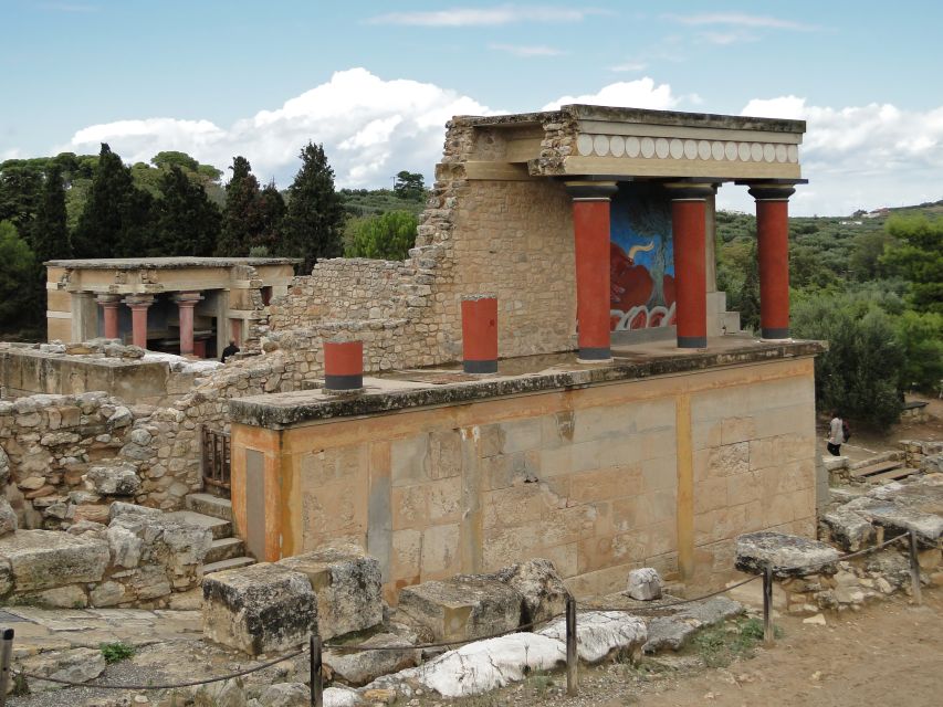 Knossos Palace guided tour - Heraklion City tour + market - Who should book this Knossos and Heraklion tour?