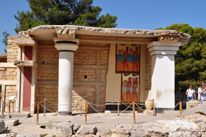 Knossos Palace guided tour - Heraklion City tour + market - Transport and the real pace of the day