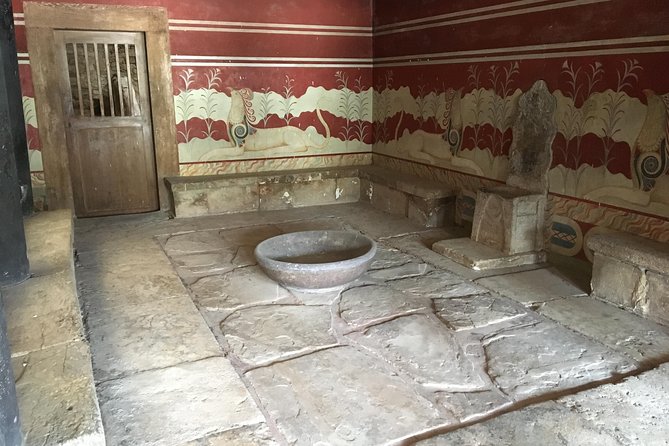 Knossos Palace Guided Walking Tour - Why Knossos is hard to understand alone
