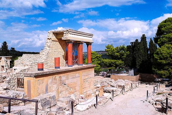 Knossos palace (Last minute booking - Skip The Line Ticket) - Why a guide helps at Knossos Palace