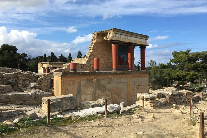 Knossos palace (Last minute booking - Skip The Line Ticket) - Frescoes and the question of restoration