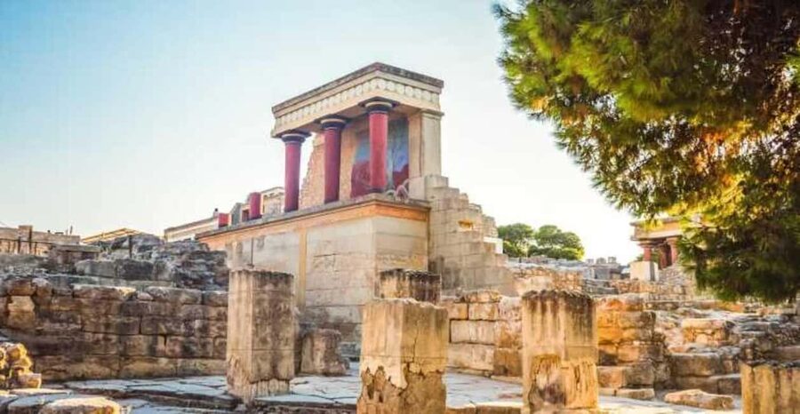 Knossos Palace , Museum & Heraklion city private tour - What the museum adds to the palace